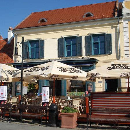 Portre Panzio Hotel Koszeg Bagian luar foto