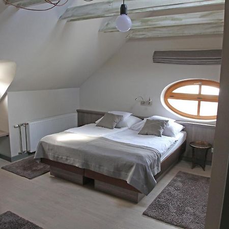 Portre Panzio Hotel Koszeg Bagian luar foto