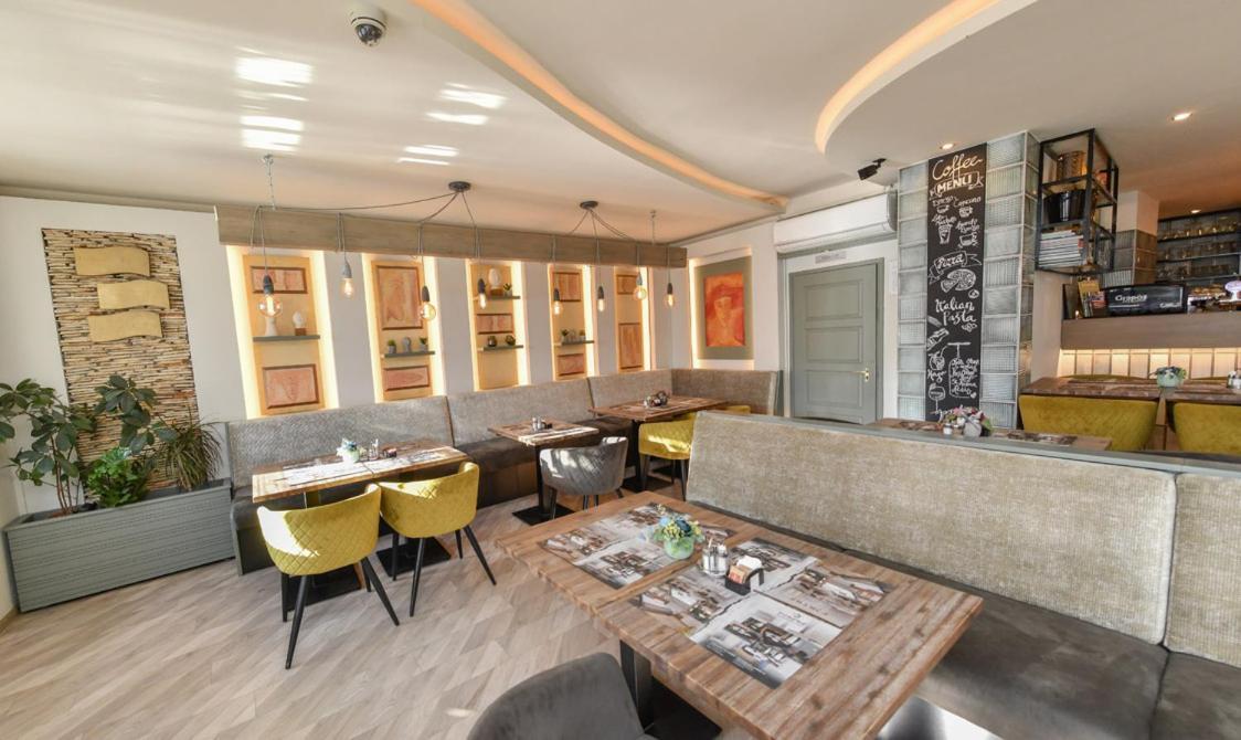Portre Panzio Hotel Koszeg Bagian luar foto