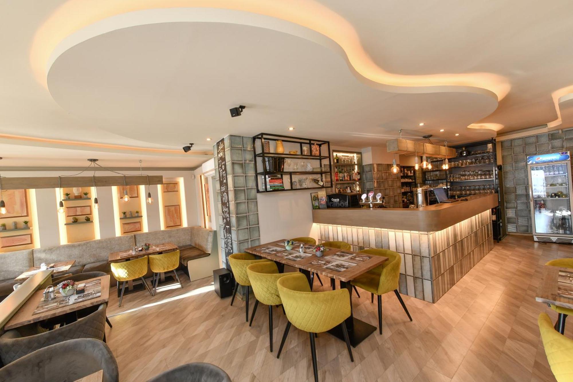 Portre Panzio Hotel Koszeg Bagian luar foto
