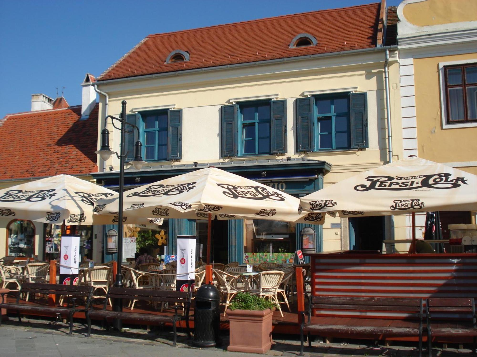 Portre Panzio Hotel Koszeg Bagian luar foto