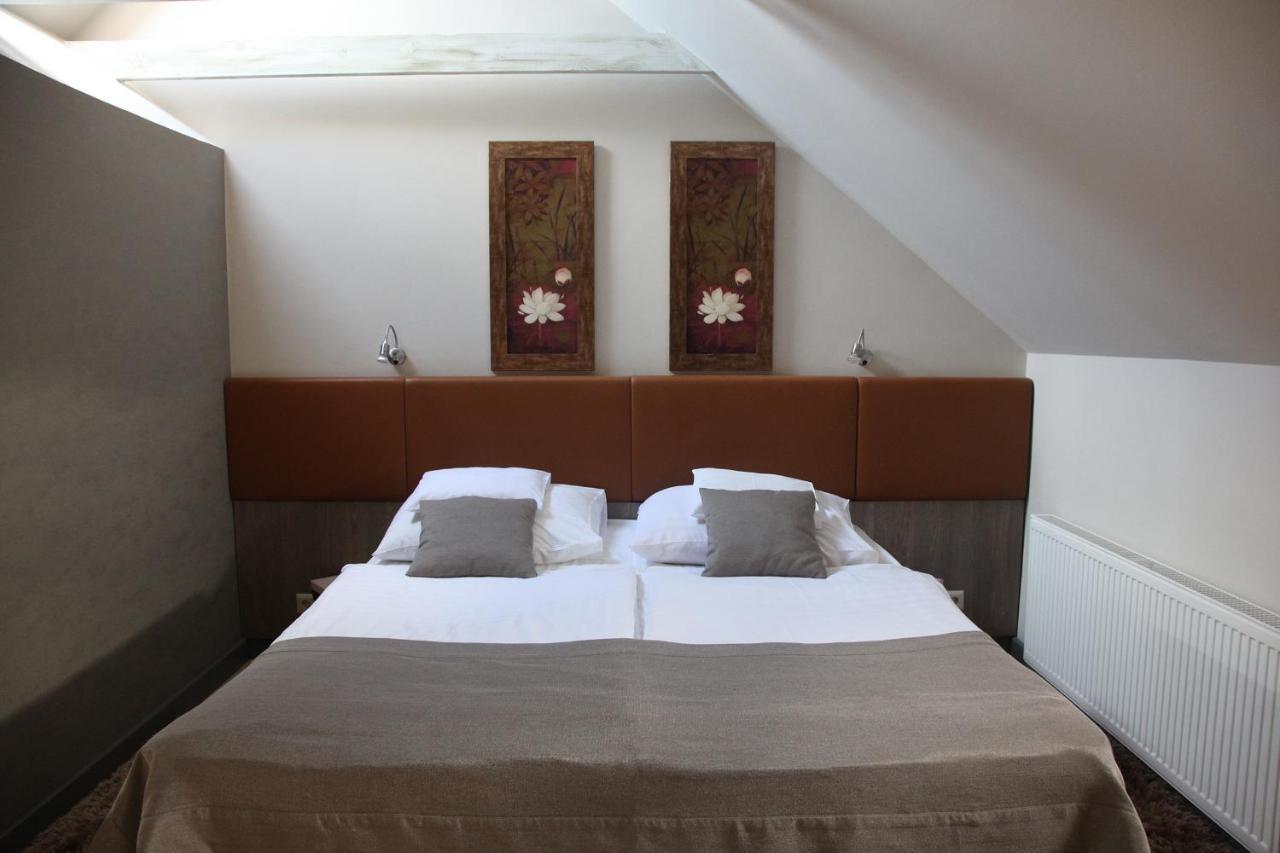 Portre Panzio Hotel Koszeg Bagian luar foto
