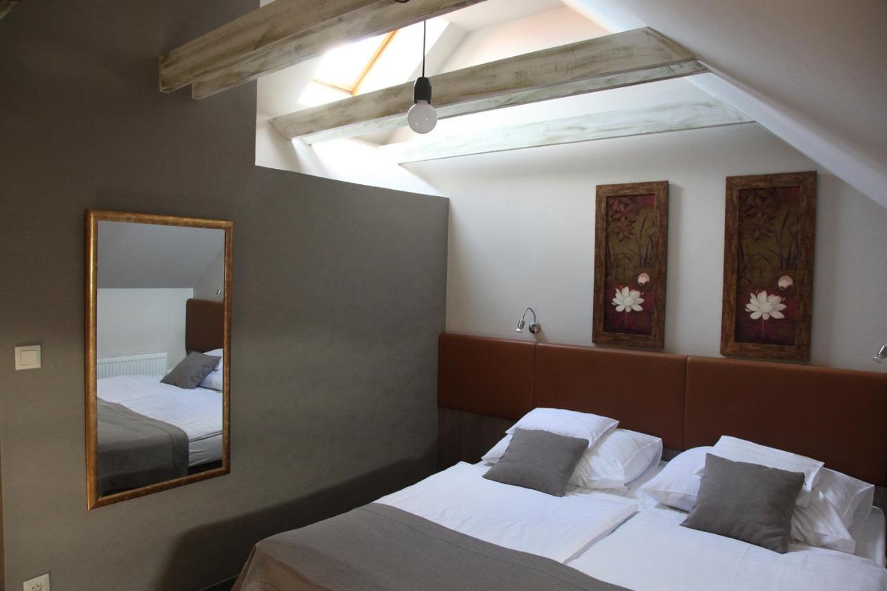 Portre Panzio Hotel Koszeg Bagian luar foto